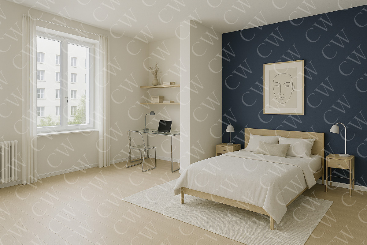 Helles Schlafzimmer mit Holzbett, Schreibtisch, blauer Wand und großem Fenster.